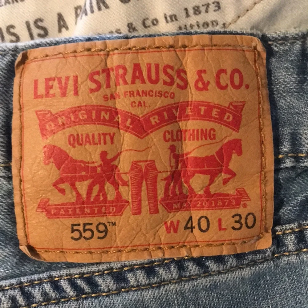 Levi’s 559 jeans
